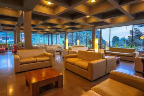 لابی هتل تورمالین کندی